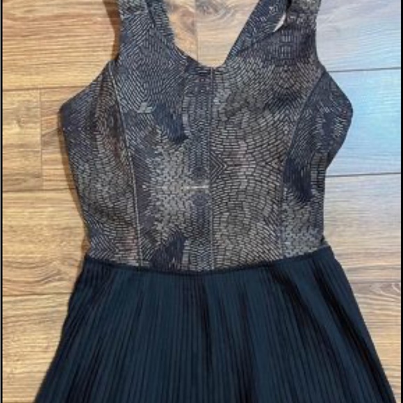 Lululemon City Tank size 6 - Picture 2 of 5